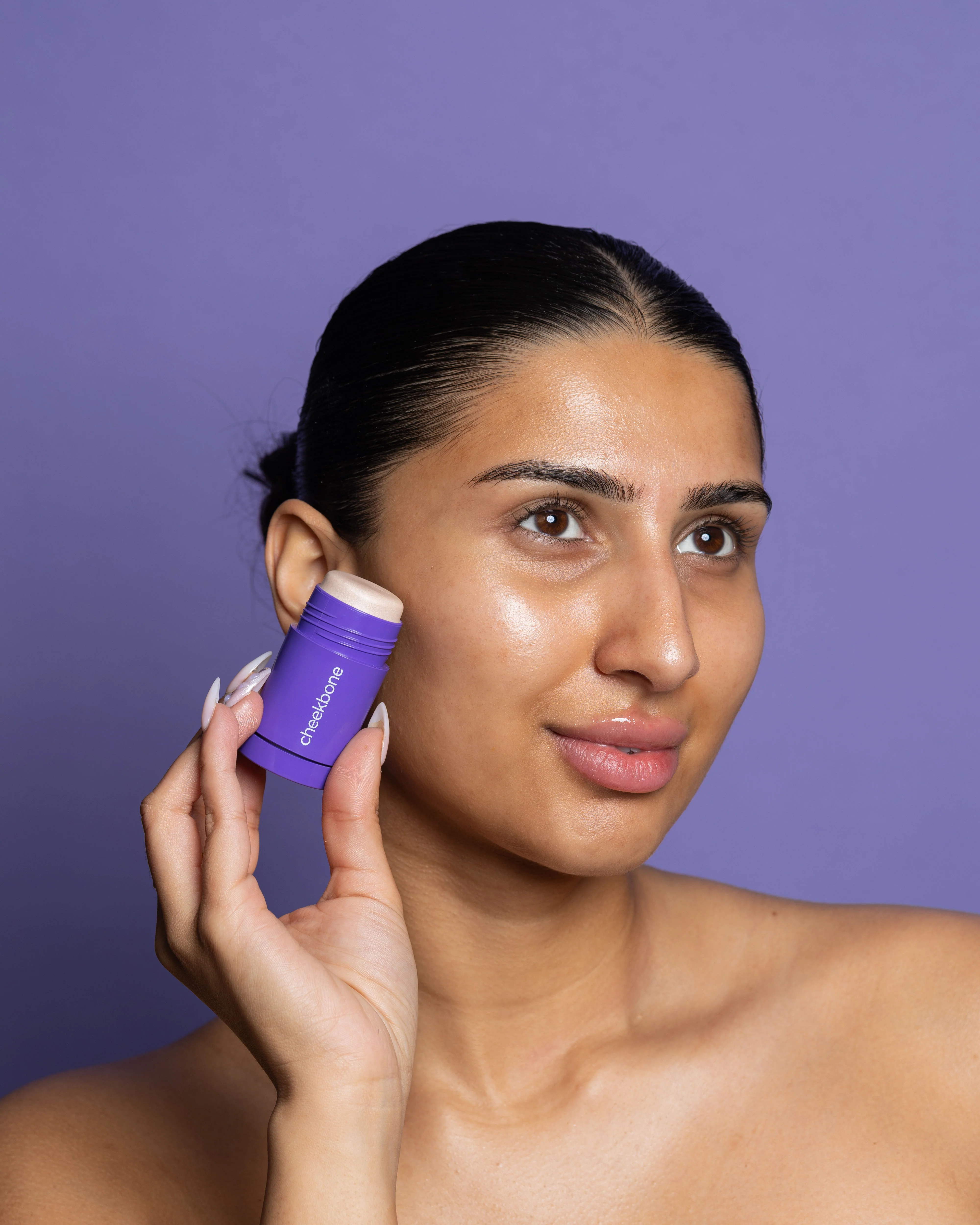 Cheekbone Beauty Illuminating Primer Stick - Image 3